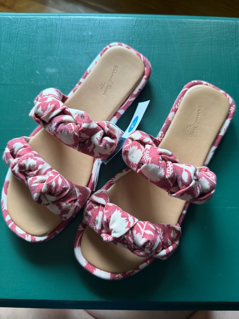 Universal Thread Floral Knot Slide Sandals